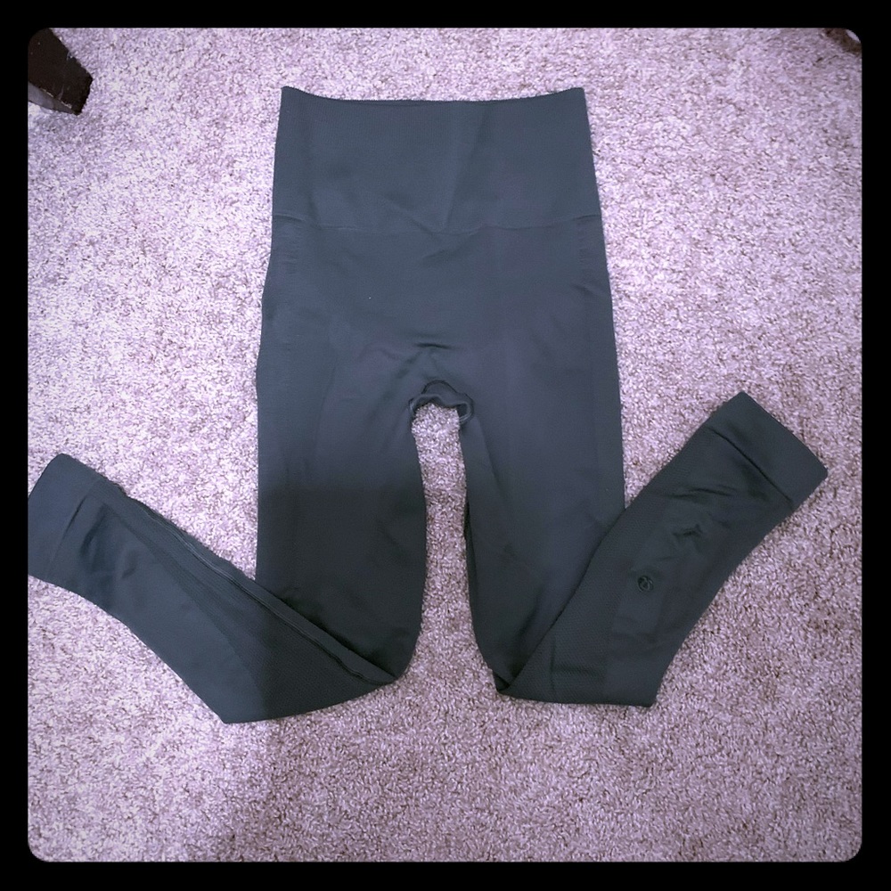 Lulu lemon leggings size 6/small